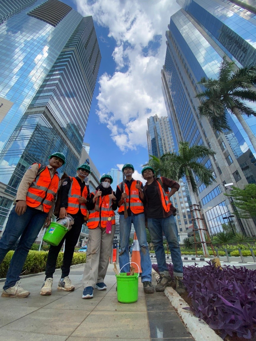 Collaboration between the Center for Mine Reclamation Studies of IPB University and PT Danayasa Arthatama in Land Evaluation Activities at the SCBD Area Park, Jakarta.